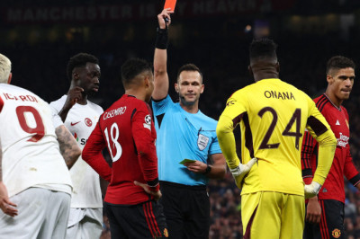 Casemiro Kartu Merah! Man United Takluk di  Old Trafford oleh Galatasaray