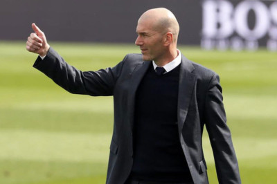Manchester United Siapkan Zinedine Zidane untuk Gantikan Erik ten Hag