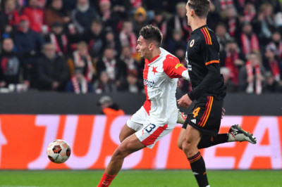 Gagal Jaga Puncak Klasemen, AS Roma Tumbang di Markas Slavia Praha