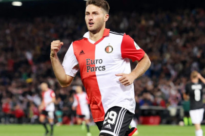 Santiago Gimenez Masuk Radar Raksasa Premier League