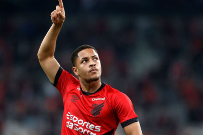 Vitor Roque Musim Depan Gabung Barcelona!