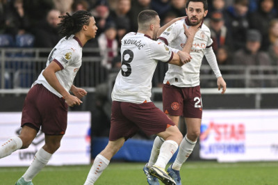 Menang 2-1 Atas Luton Town, Manchester City Akhiri Tren Negatif