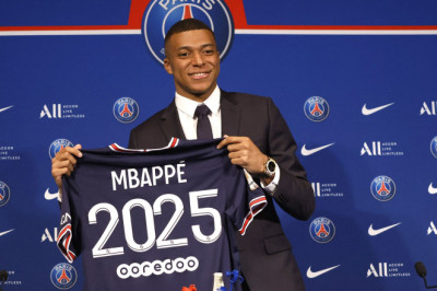 Kylian Mbappe Cabut, PSG Siapkan Victor Osimhen Jadi Suksesor