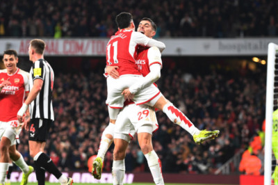 Hajar Newcastle 4-1, Arsenal Jaga Asa Juara Premier League