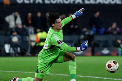 Mile Svilar Berhasil Raih Penghargaan Man of the Match di Duel AC Milan vs AS Roma