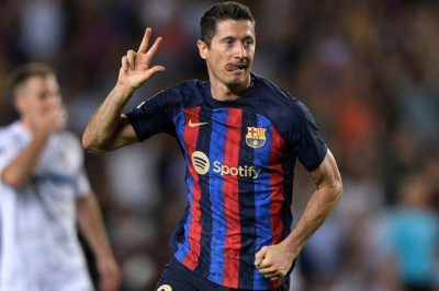 Robert Lewandowski Raih Gelar MOTM dalam Laga Barcelona vs Valencia