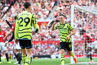 Arsenal Curi Kemenangan Krusial di Old Trafford Melawan Manchester United