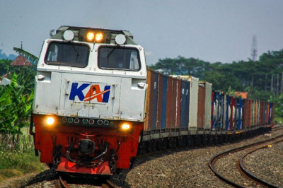 Pakai Kereta Api, 3 Ton Bantuan Didistribusikan ke Wilayah Terdampak Bencana Sumatera