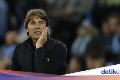 'Jangan Pernah Ragukan Conte di Napoli'