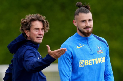 Bahas Masa Depan, Radu Dragusin Segera Temui Pelatih Spurs