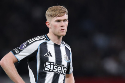 Lewis Hall Tegaskan Newcastle Tak Terpengaruh Isu di Tengah Tren Buruk