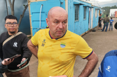 Puji Kapasitas Ezra, Bojan Waspadai Ancaman Kapten Persik