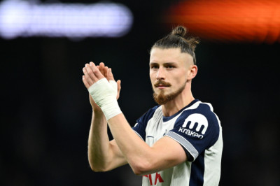 Roma Giat Berusaha Rekrut Bek Tottenham Dragusin