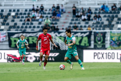 Bernardo Tavares Puas dengan Trio Cepat Milik Persebaya Surabaya