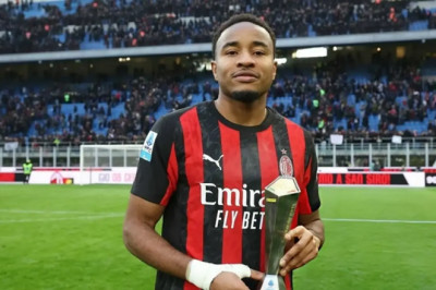 Christopher Nkunku Tegaskan Ingin Bertahan Bersama AC Milan