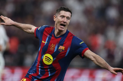 Robert Lewandowski Berhasil Bikin Barcelona Pusing