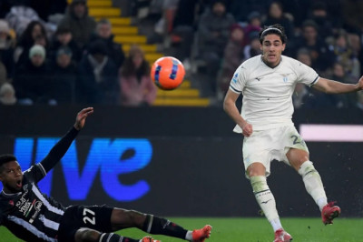 Cancellieri Sepakat Gabung Brentford, Lazio Tunggu Penawaran Lebih Tinggi