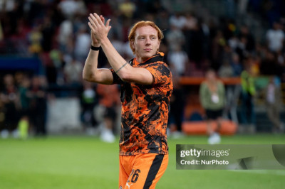 Everton Saingi Ajax dan Bremen Demi Bek Ukraina, Yukhym Konoplya