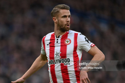 Kristoffer Ajer Perpanjang Kontrak di Brentford hingga 2030