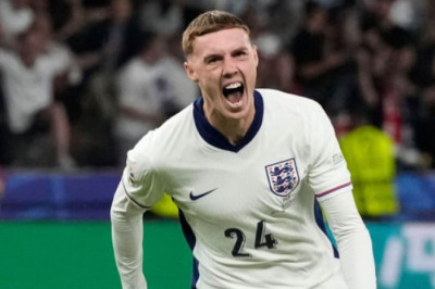 Cole Palmer Terlihat Mengenakan Jersey Manchester United