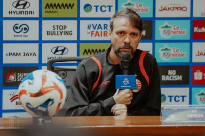 Persija Kebanjiran Bek Kiri usia Rekrut Shayne Pattynama, Mauricio Souza Bicara Siapa yang akan Pergi