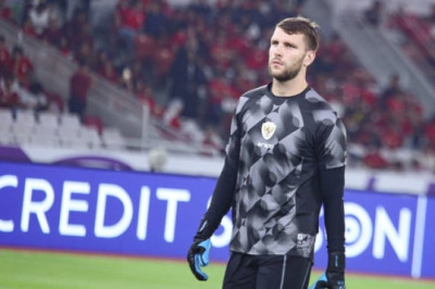 Sosok Penting di Balik Keputusan Ajax Rekrut Maarten Paes