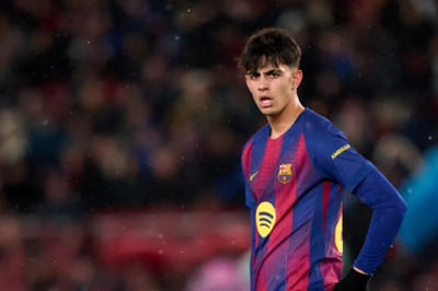 Hansi Flick Jelaskan Alasan Marc Bernal Sulit Dapat Menit Bermain