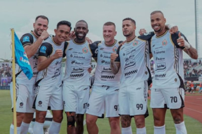 Persija Tekan Persib di Puncak Klasemen usai Bungkam Persita 2-0