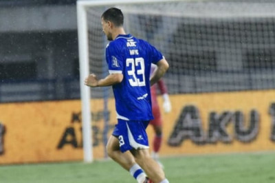 Cerita Thom Haye Menjemput 3 Poin untuk Persib di Tanah Leluhur