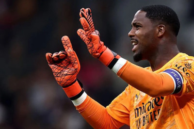 Perpanjang Kontrak Mike Maignan, Ada Klausul Perpanjangan Otomatis