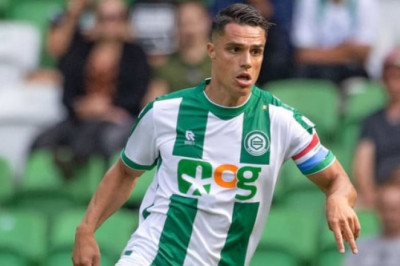 Bintang Timnas Indonesia Joey Pelupessy Muncul di Bench FC Groningen