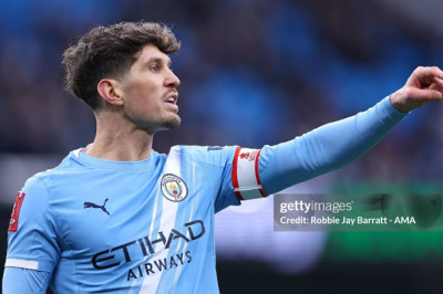 Everton Incar John Stones, Gaji Jadi Penghalang