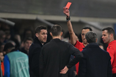 Niko Kovac: Nico Schlotterbeck Tak Layak Dikartu Merah Lawan Atalanta