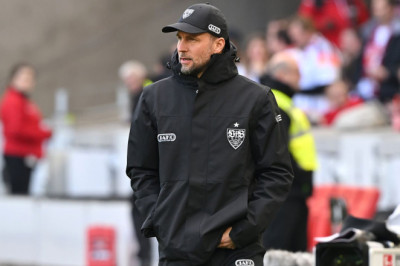 Pesta Gol ke Gawang Wolfsburg, Sebastian Hoeness Puji Performa Stuttgart