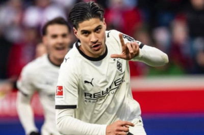 Unek-unek Kevin Diks usai Gol Non Penalti Dianulir VAR di Bundesliga