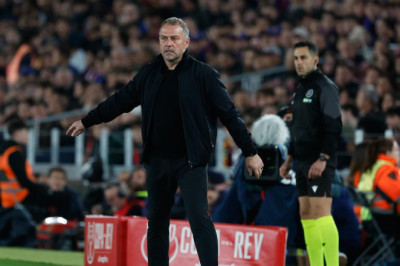 Hansi Flick Tegaskan Barcelona Tak Akan Ubah Gaya Main Lawan Newcastle