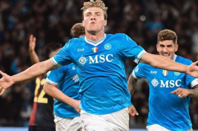 Napoli Permanenkan Rasmus Hojlund, MU Dapat Dana Segar Nyaris Rp1 Triliun