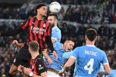 AC Milan Takluk dari Lazio, Strahinja Pavlovic Kecewa Rossoneri Gagal Beri Tekanan pada Inter