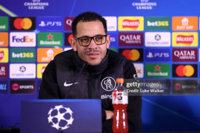 Liam Rosenior Akui Chelsea Butuh Tampil Sempurna Lawan PSG