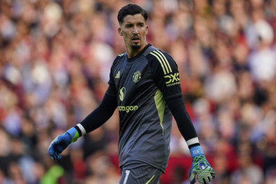 Manuver Cerdas Manchester United di Bursa Transfer, Altay Bayindir Bakal Jadi Tumbal