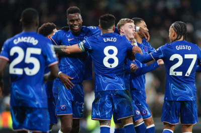 Tak Bahagia, Manchester United Bisa Angkut Bintang Chelsea
