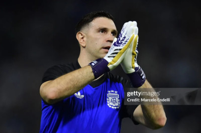 Emiliano Martinez Dikritik di Argentina Usai Komentar Pedas