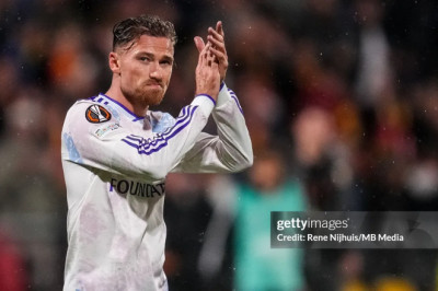 Matty Cash: Aston Villa Ingin Menang di Kandang Bologna