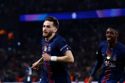 Tekuk Liverpool 2-0, Khvicha Kvaratskhelia Ingatkan PSG Untuk Tetap Fokus