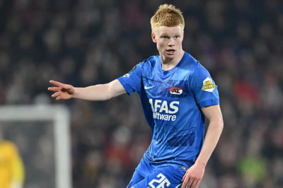 MU Masuk dalam Perburuan Kees Smit di Bursa Transfer Musim Panas