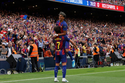 Dilema Nomor 9 Barcelona: Saatnya Ferran Torres Jadi Senjata Rahasia Flick Lawan Atletico?