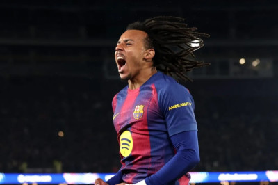 Hansi Flick Jajal Formasi Pertahanan Baru Lawan Atletico