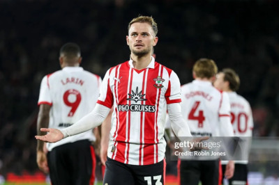 Leo Scienza Diburu Everton, Leeds, dan Aston Villa