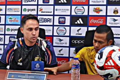 Diejek Netizen selalu Ribut dengan Pemain Persib, Wahyu Subo Seto Ternyata Protes Marc Klok Lakukan Rasis