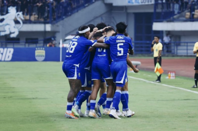 Hajar PSIM, Persib Bandung Menjauh dari Kejaran Borneo FC di Puncak Klasemen Super League